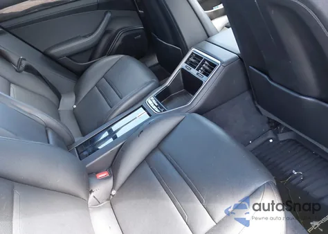 2017 Porsche Panamera 4 z USA, uszkodzony, nr VIN WP0AA2A73HL100810